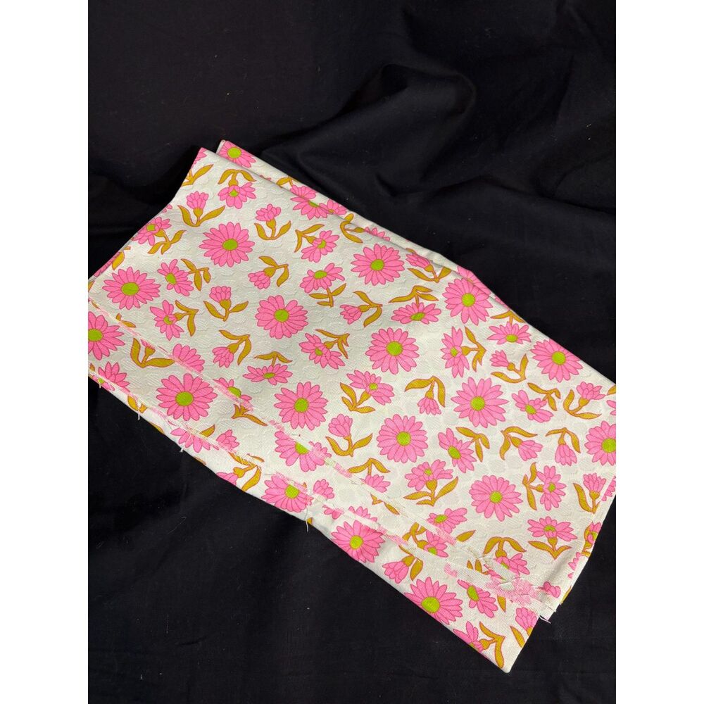 Vintage 60s 70s Pink Daisy Flower Power Cotton Piqué Fabric Remnant - 2 Yards
